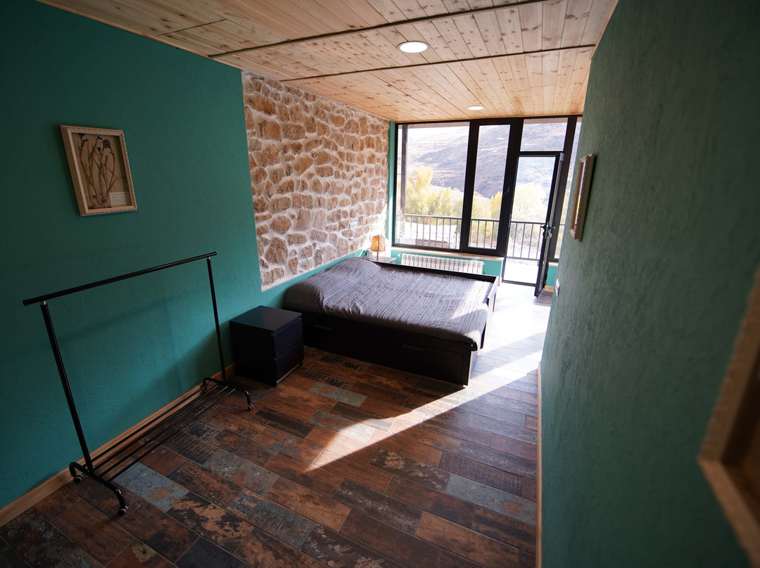 Gnishik Visitor Center主图