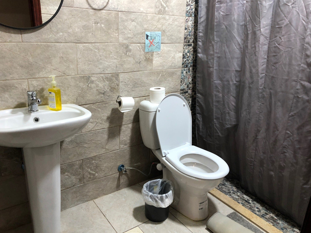 Black Iris Hotel主图