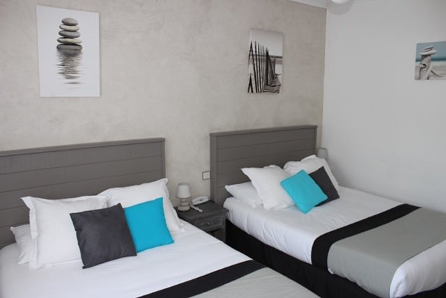 乐厄隆酒店主图