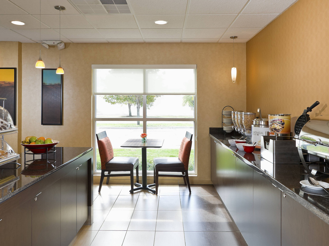 MainStay Suites Appleton Airport - Fox River Mall Area主图