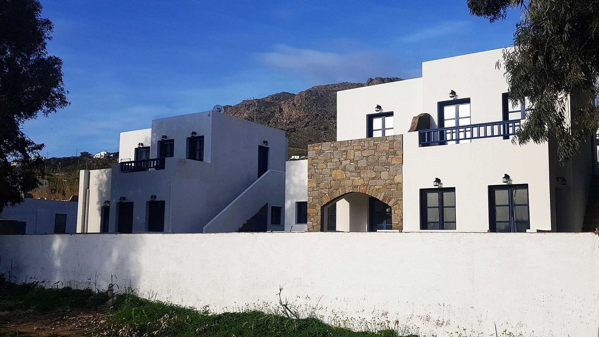 Almiriki Serifos-官方