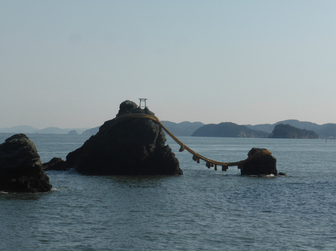 Futami Okitama Shrine景点图片