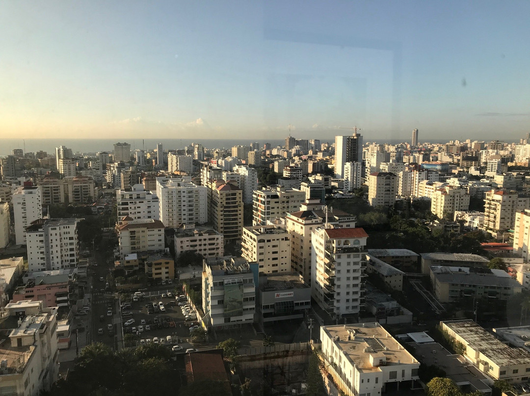 圣多明各希尔顿大使套房酒店主图