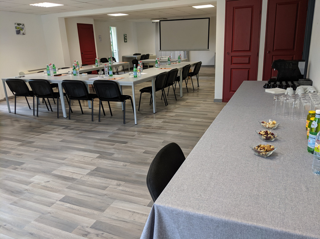 Hotel le Pradet主图