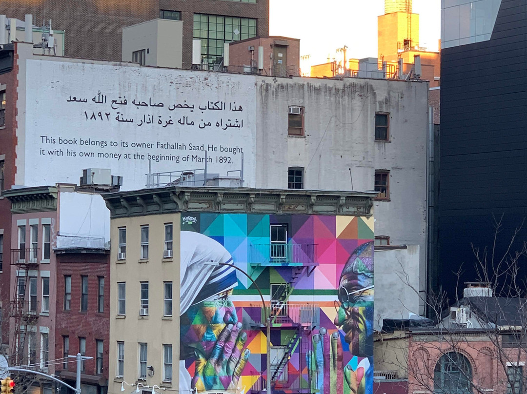 Mother Teresa and Gandhi Mural景点图片
