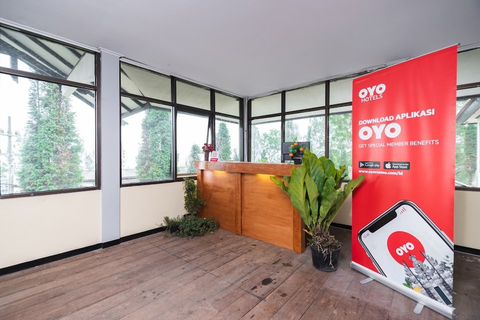 OYO 1852 Intan Bromo Homestay主图