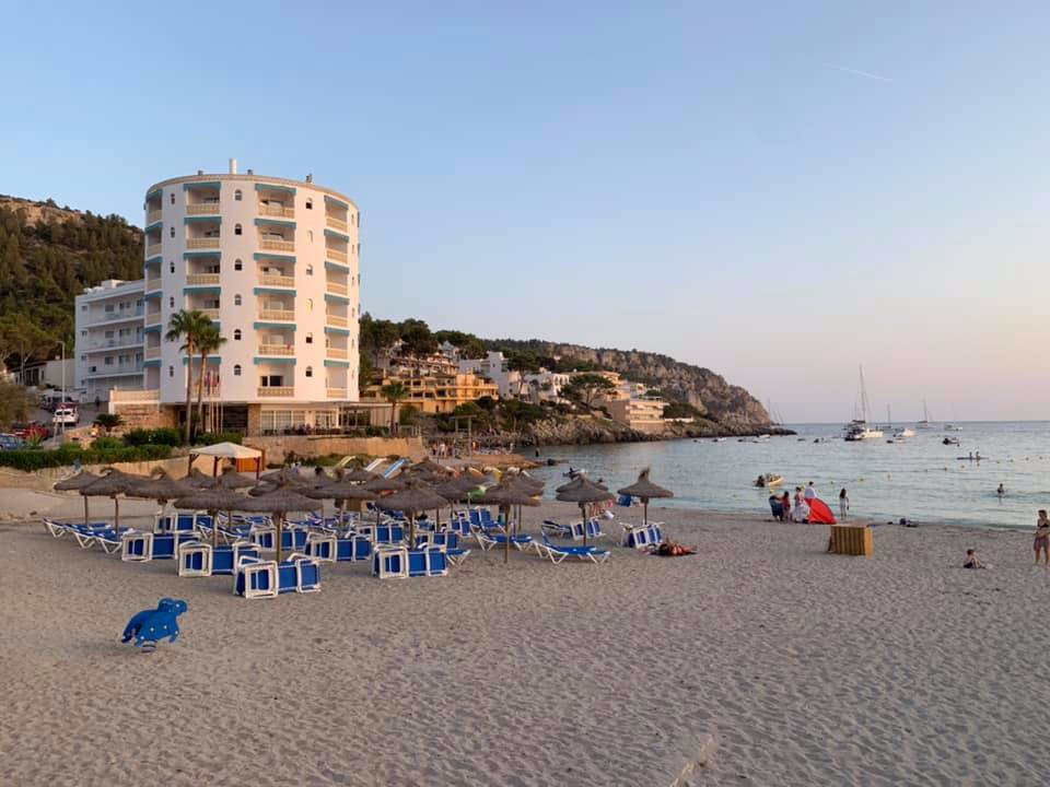 Universal Hotel Aquamarin主图