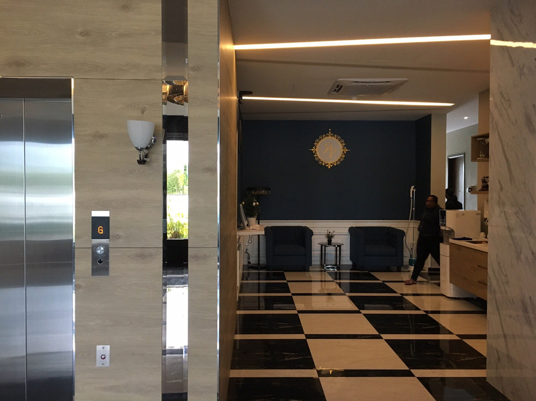 RedPine Boutique Hotel主图
