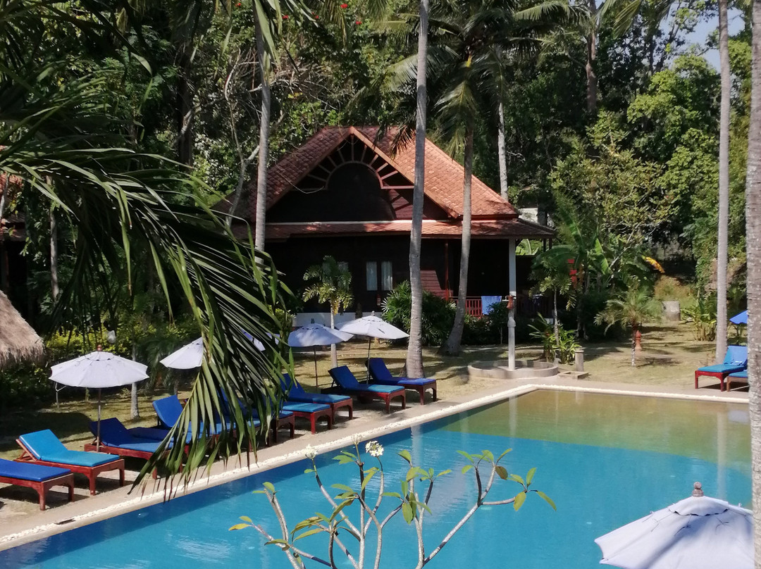 Coral Hotel Bangsaphan主图
