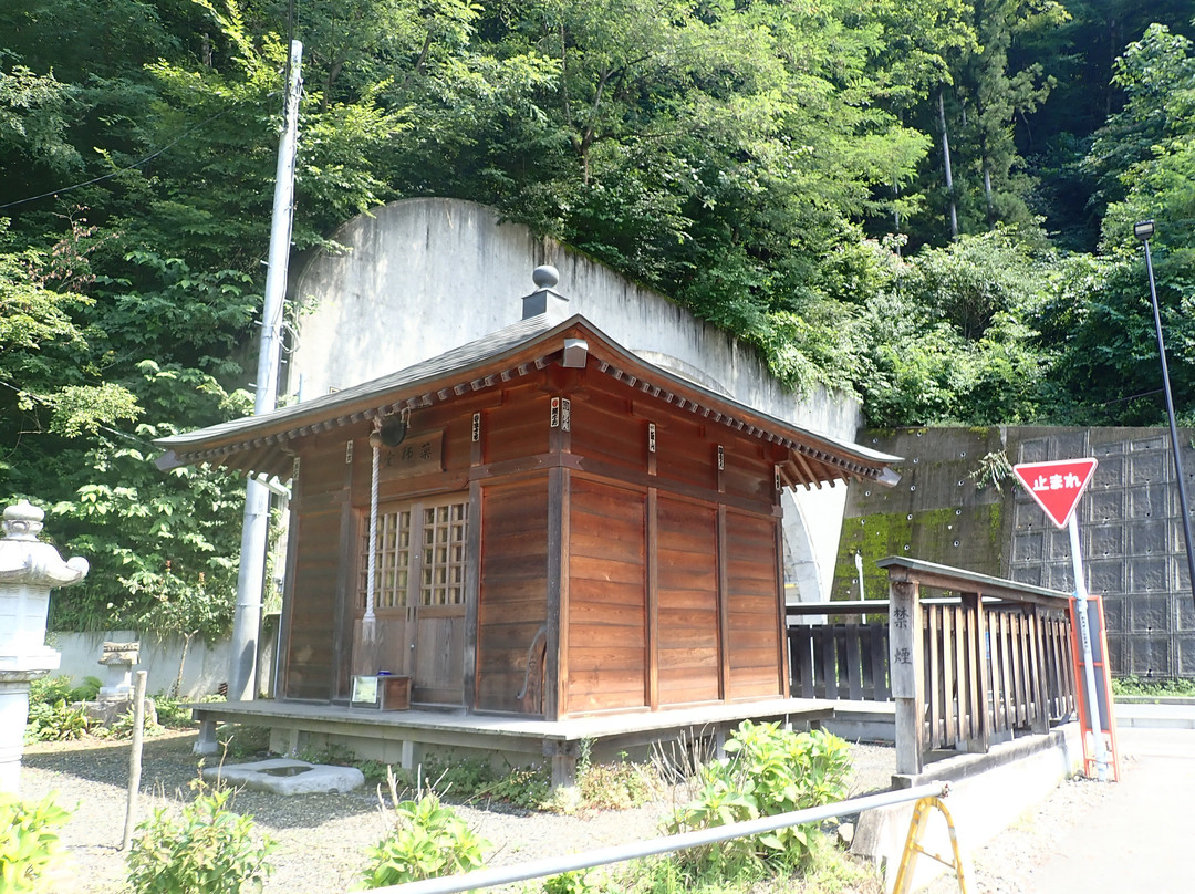 Kawarayu Shrine景点图片