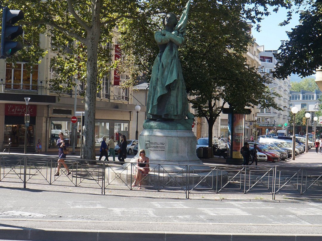 Statue La Sasson景点图片
