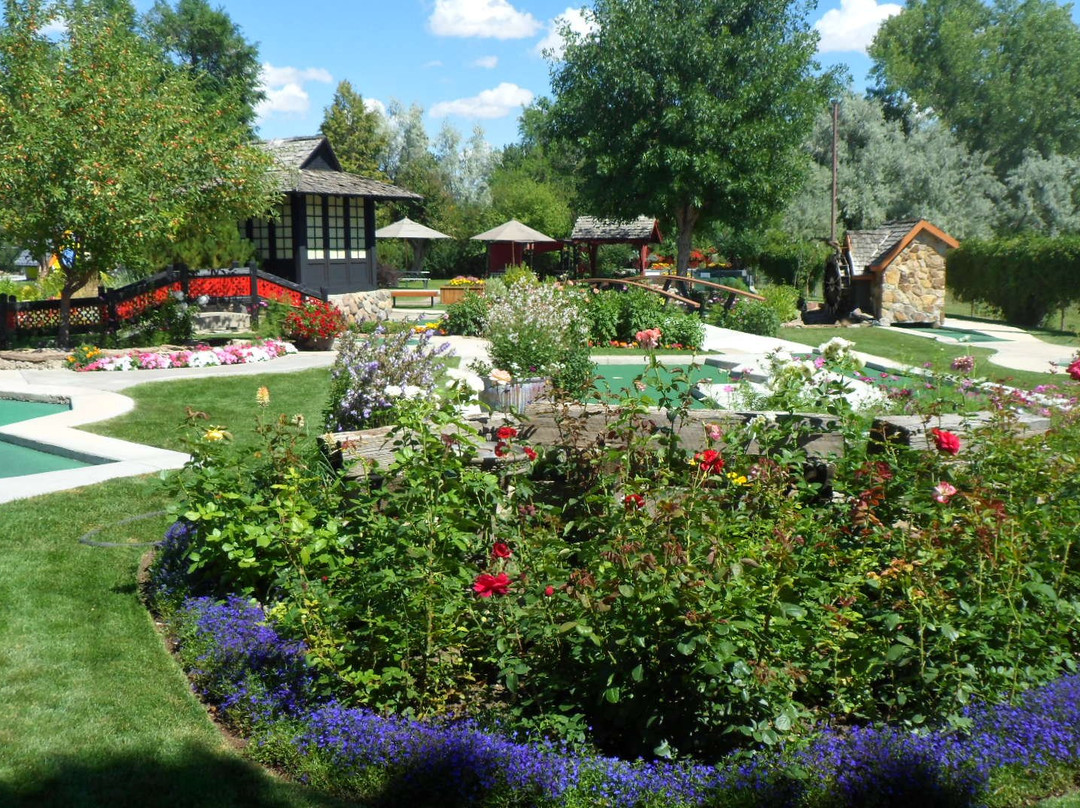 Valley View Garden Golf-大瀑布市必去景点