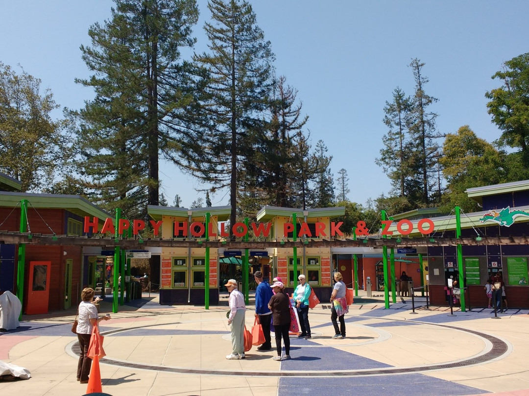 快乐山谷公园和动物园