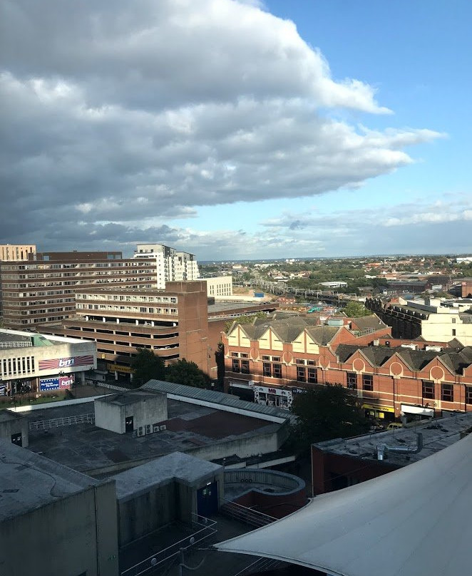 伯明翰驻桥套房酒店主图