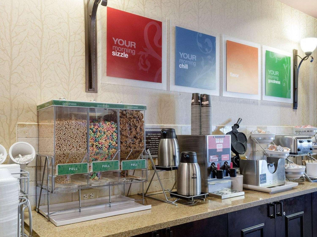 Russell Inn & Suites主图