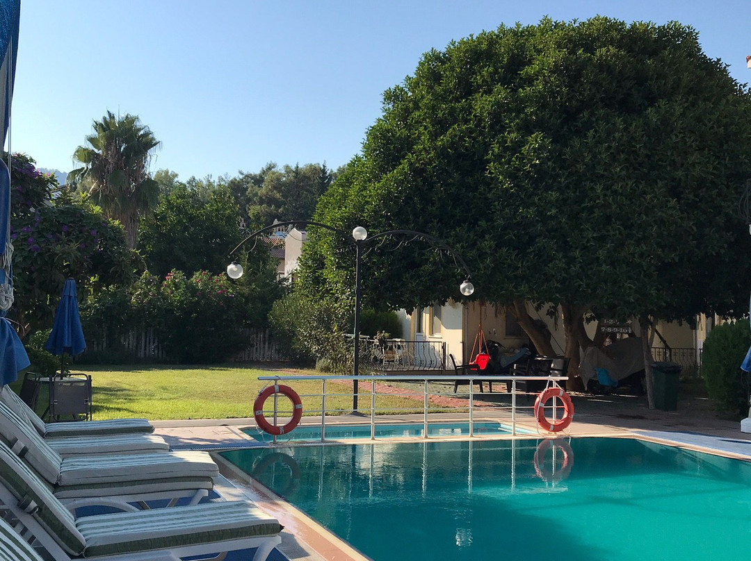 德迪米恩花园酒店主图