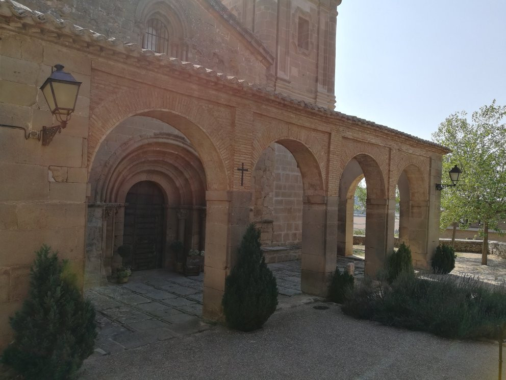 Iglesia Romanica de San Andres-Villamayor de Monjardin必去景点