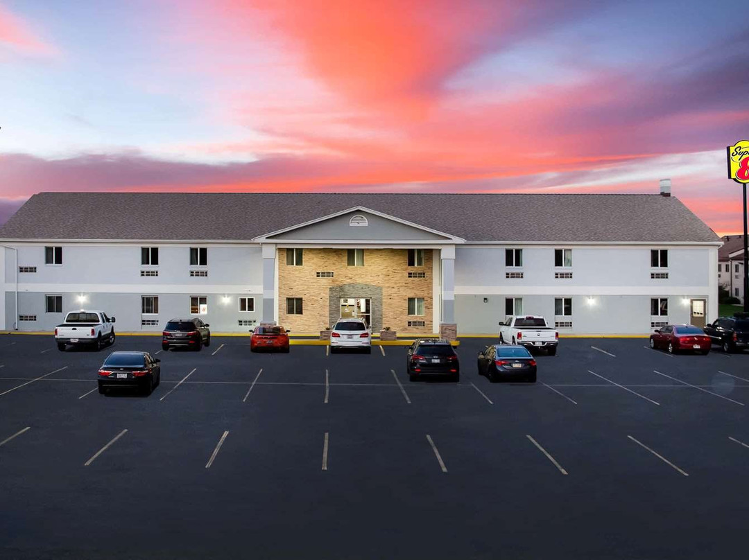 Super 8 by Wyndham Sidney主图