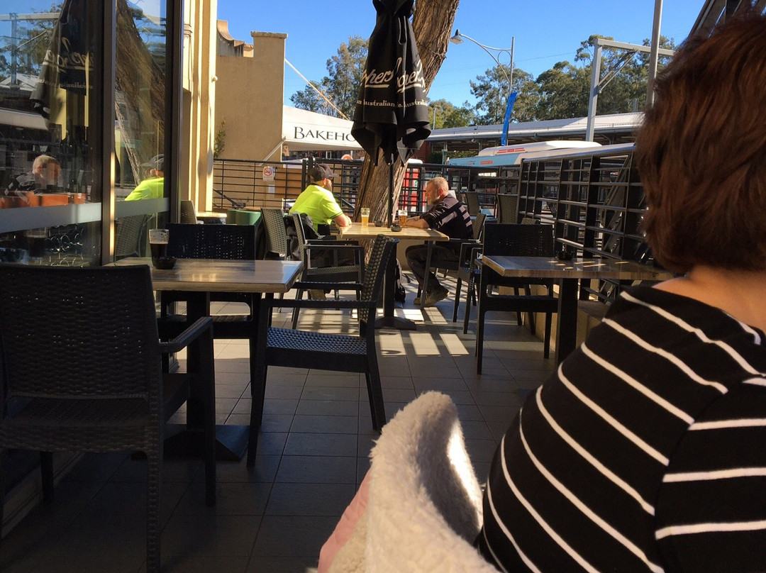 The Royal Hotel Springwood主图