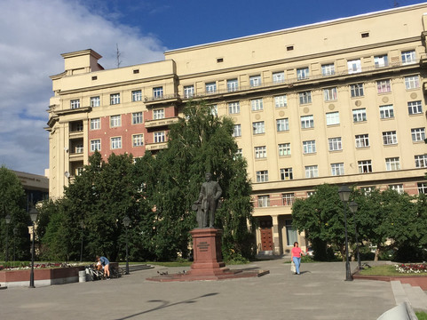 One Hundred Units House-新西伯利亚必去景点