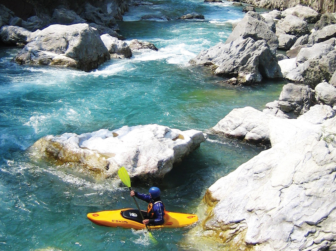 JONA TRAVEL DMC LUFTHANSA CITY CENTER-地拉那必去景点