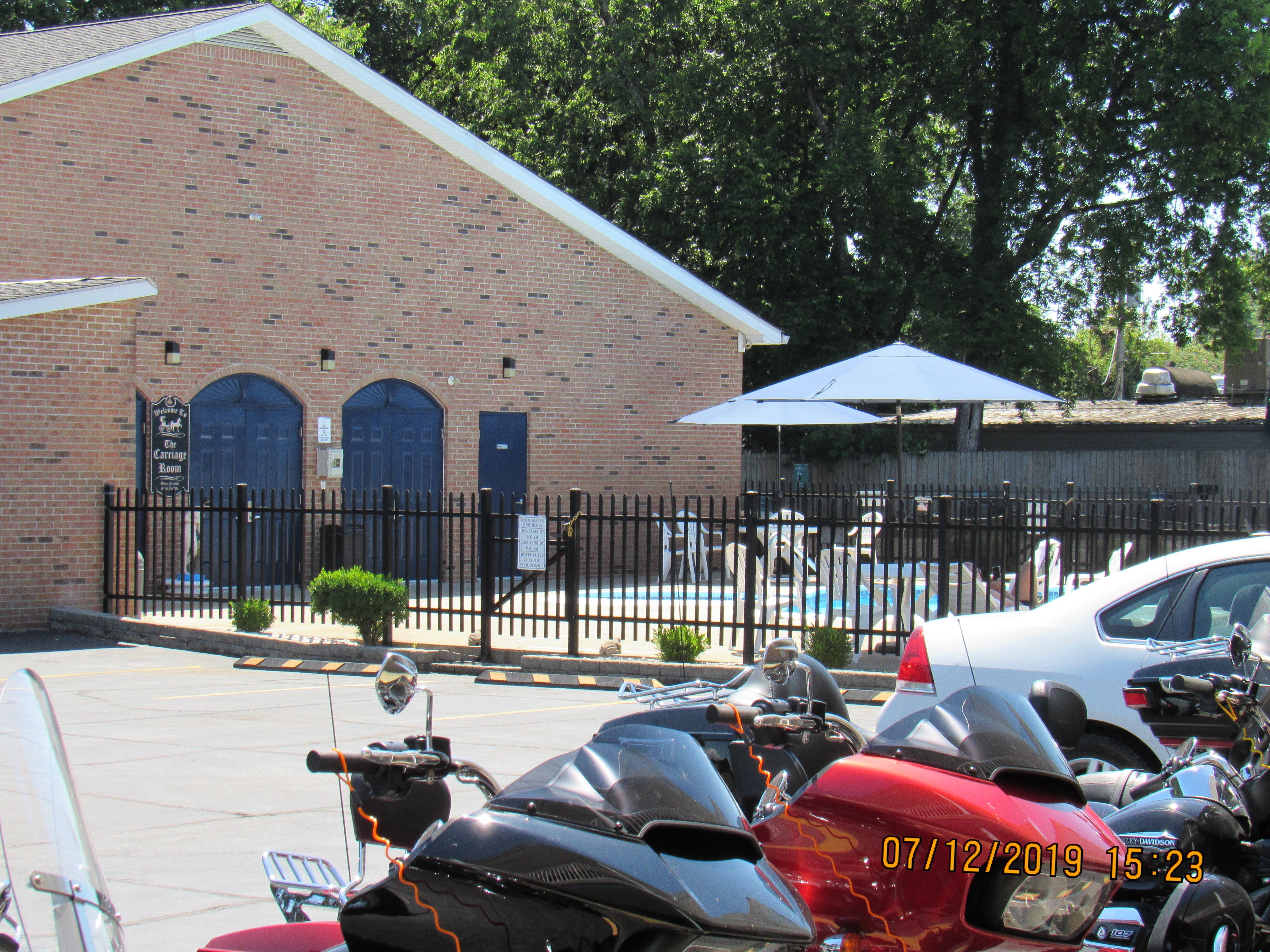 SureStay By Best Western Bardstown General Nelson-泳池