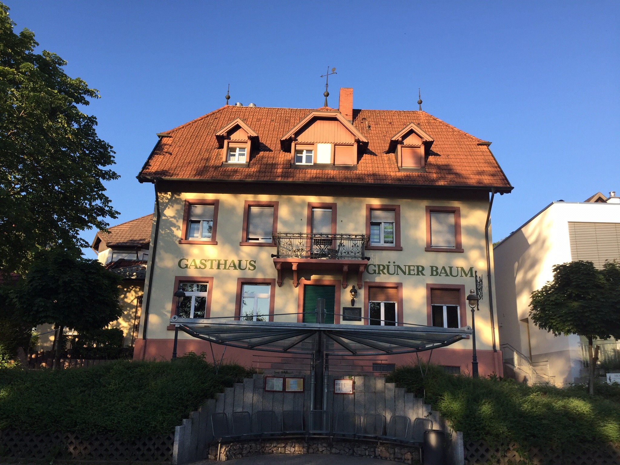 Hotel & Restaurant Grüner Baum-官方