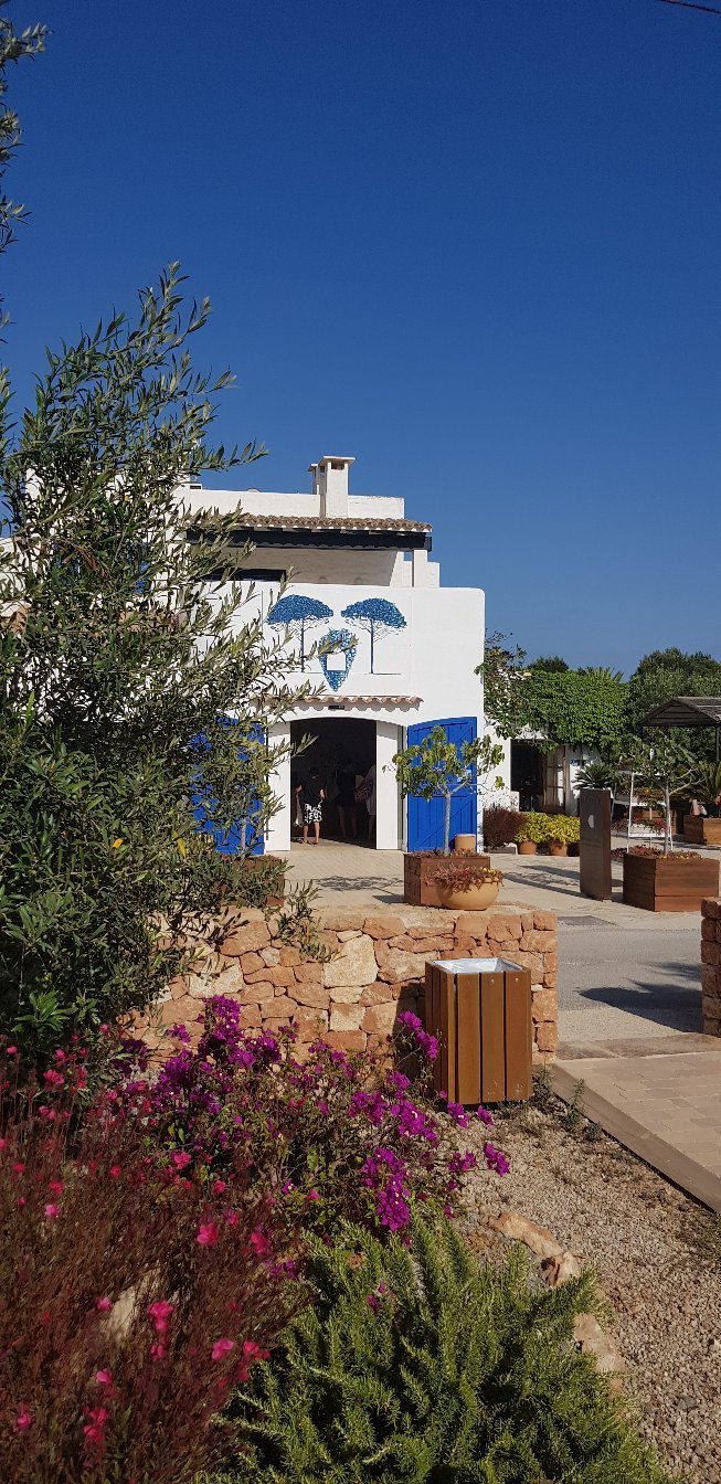 皮诺斯天堂别墅公寓酒店-官方