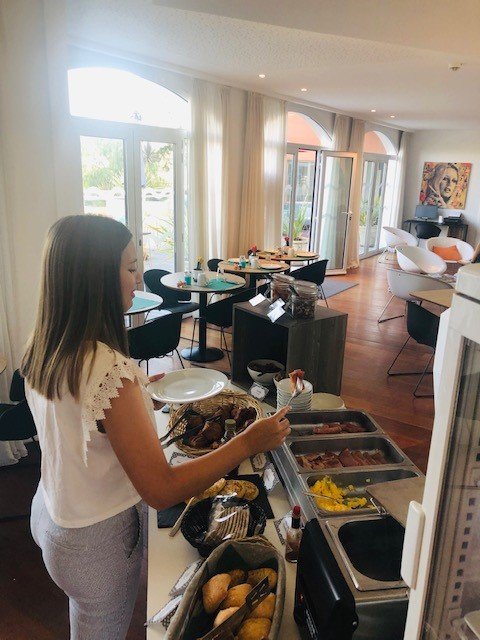 Adonis Mougins-官方