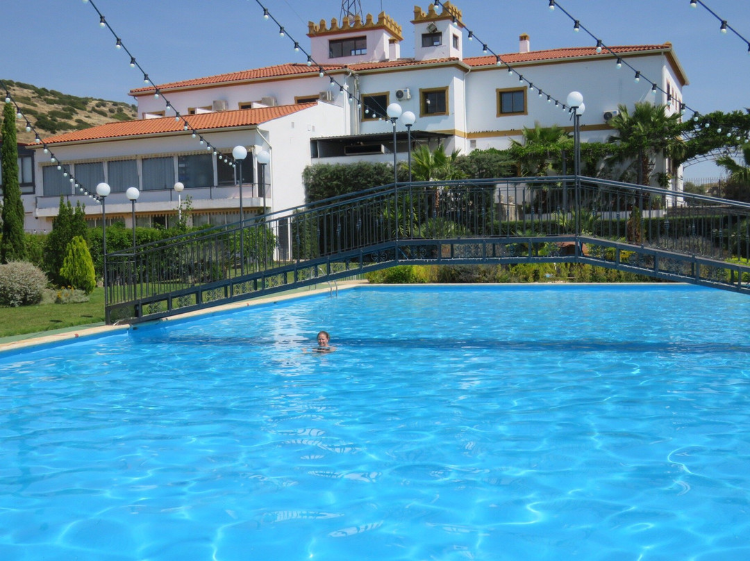 眺望塔酒店主图