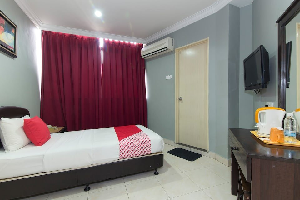 布蒂里安邦酒店主图