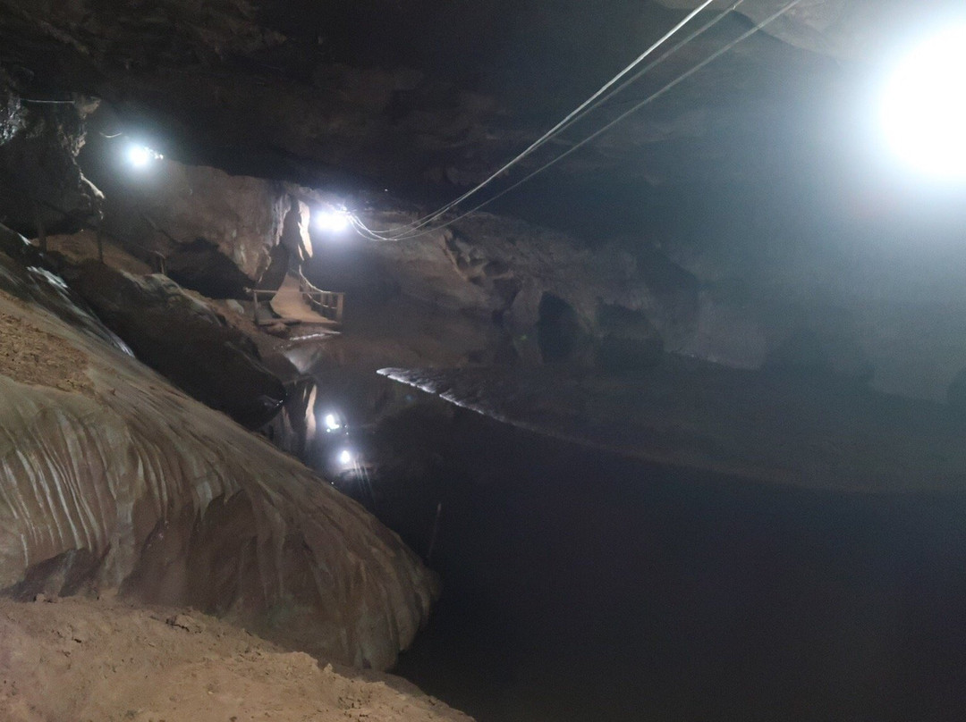 Dragon Cave景点图片