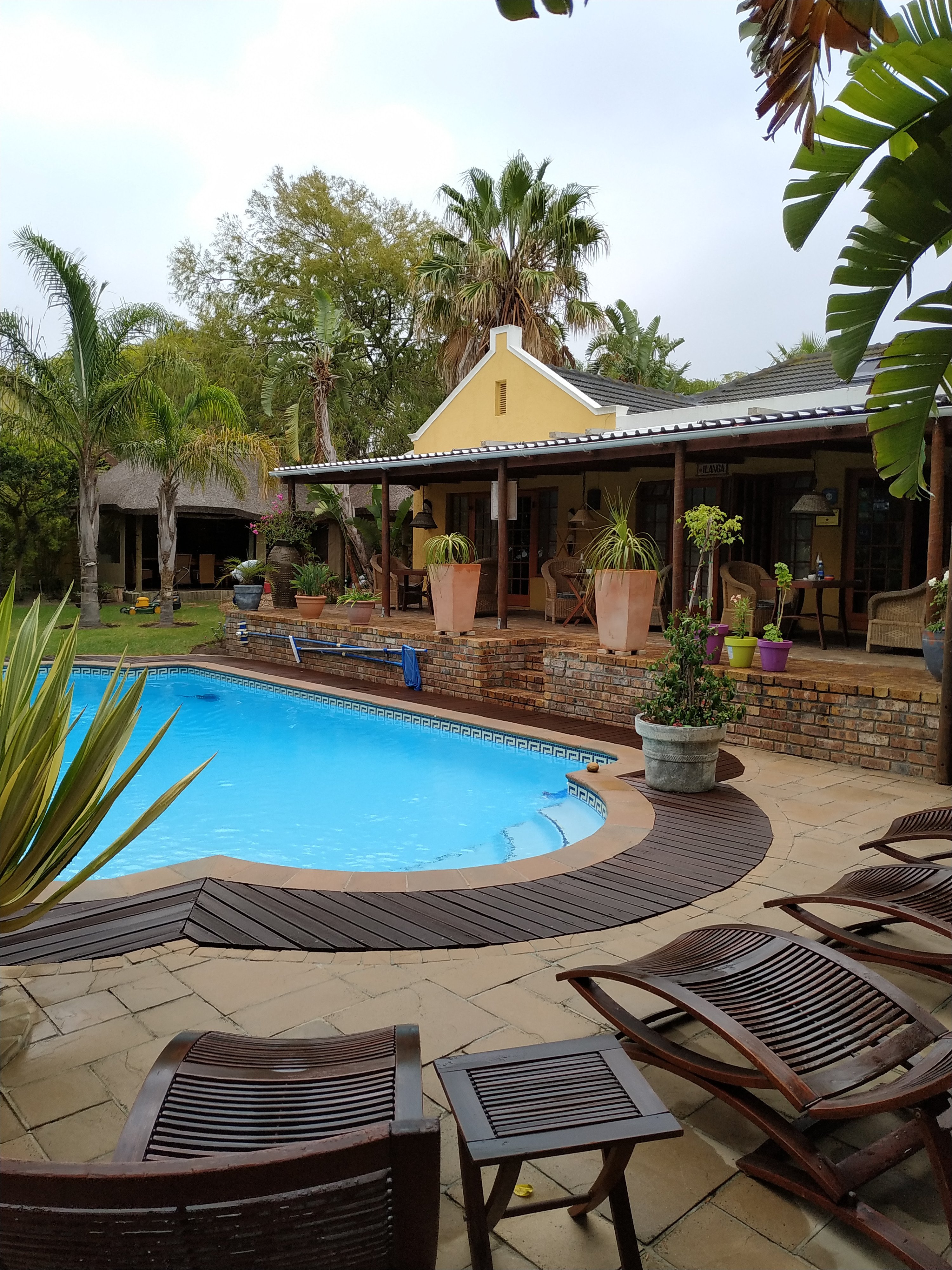 Khashamongo B & B-泳池