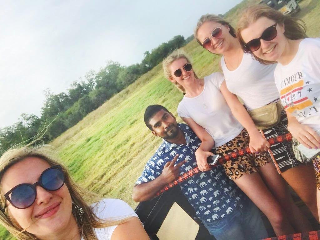 Kandy oleena tours srilanka景点图片