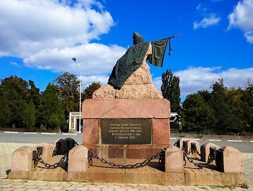 Baklanov Statue景点图片