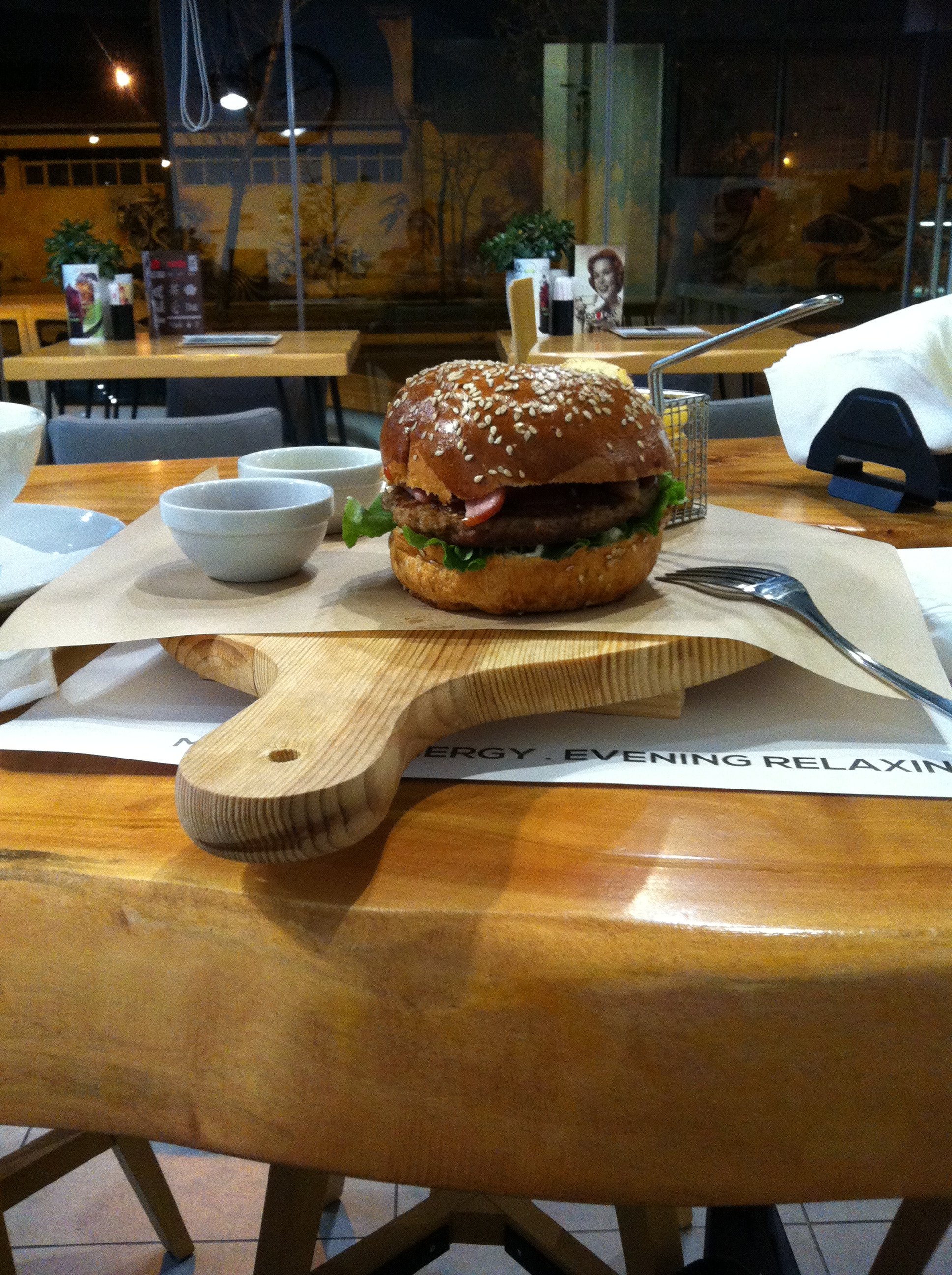 White Luxury Rooms-餐饮