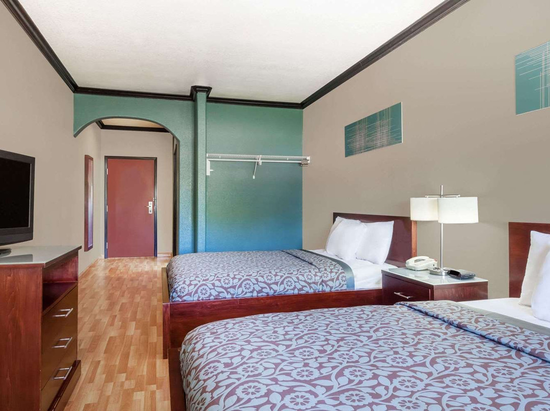 Days Inn & Suites by Wyndham Marquez主图