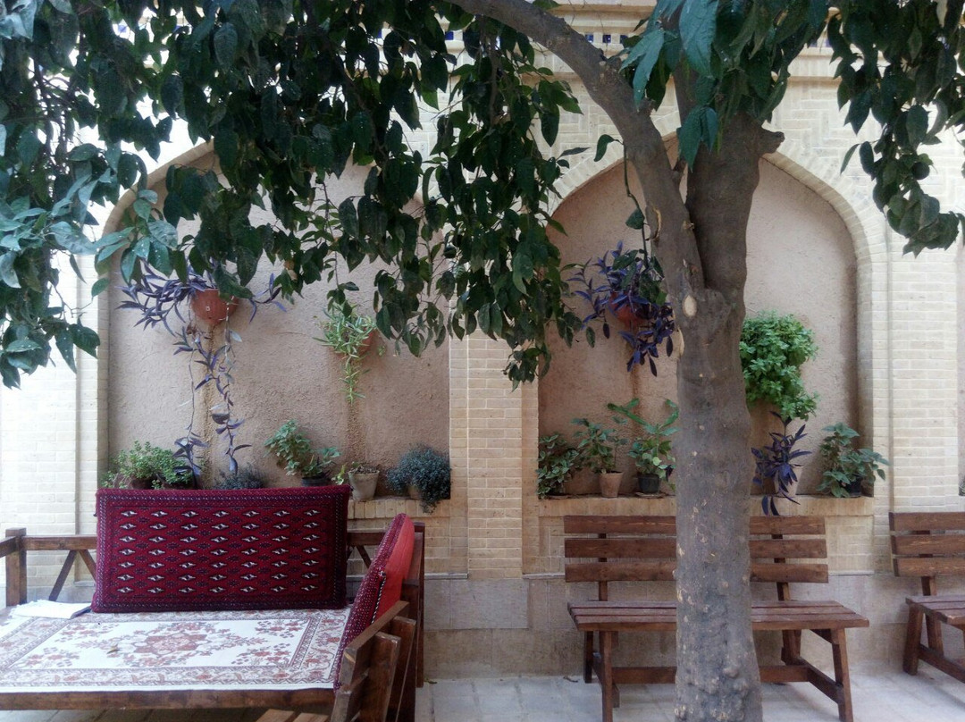 Mahmonir traditional House主图