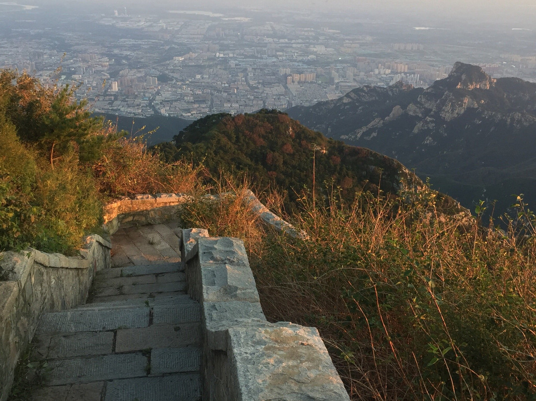 月观峰-泰安市必去景点