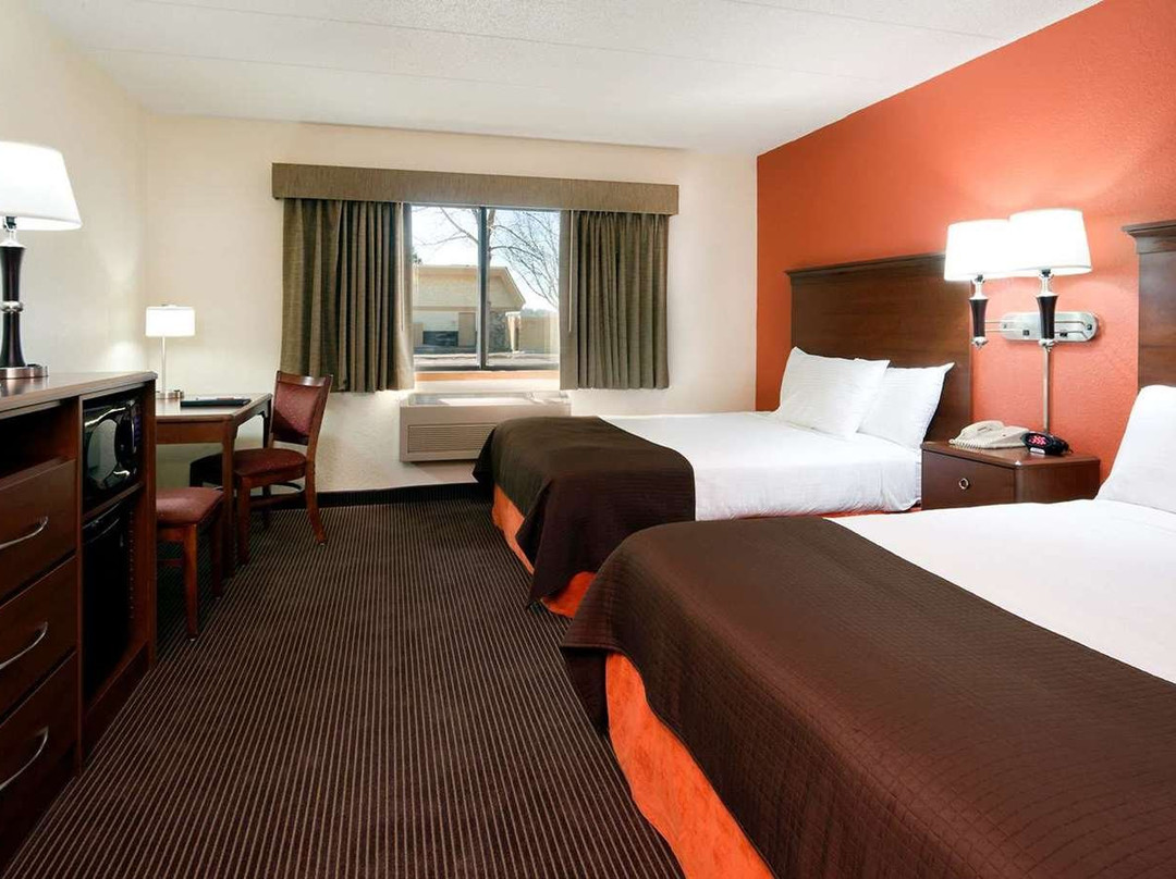 AmericInn by Wyndham Manitowoc主图