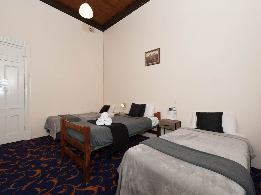 Riverina Hotel主图