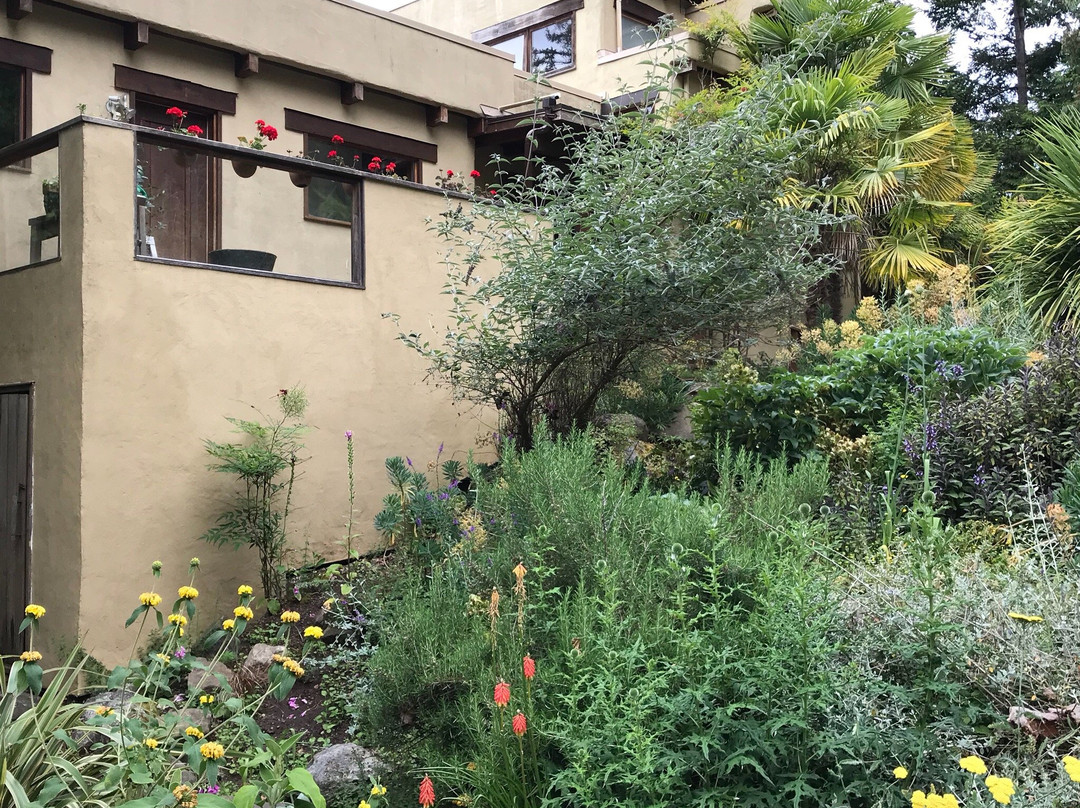 Vern Simpson Studio-Pender Island必去景点