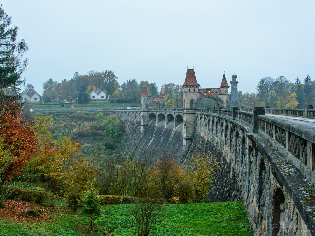 Přehrada Les Království景点图片