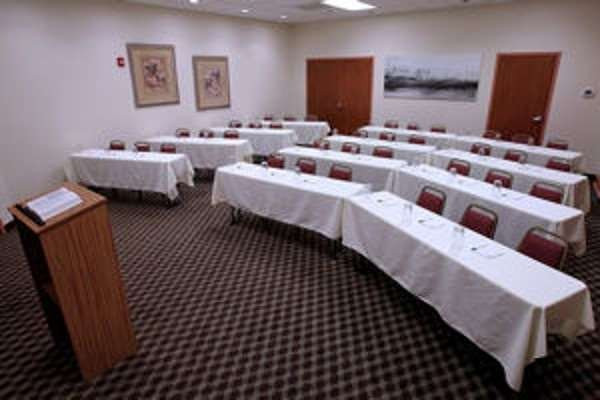 Garden Place Suites主图