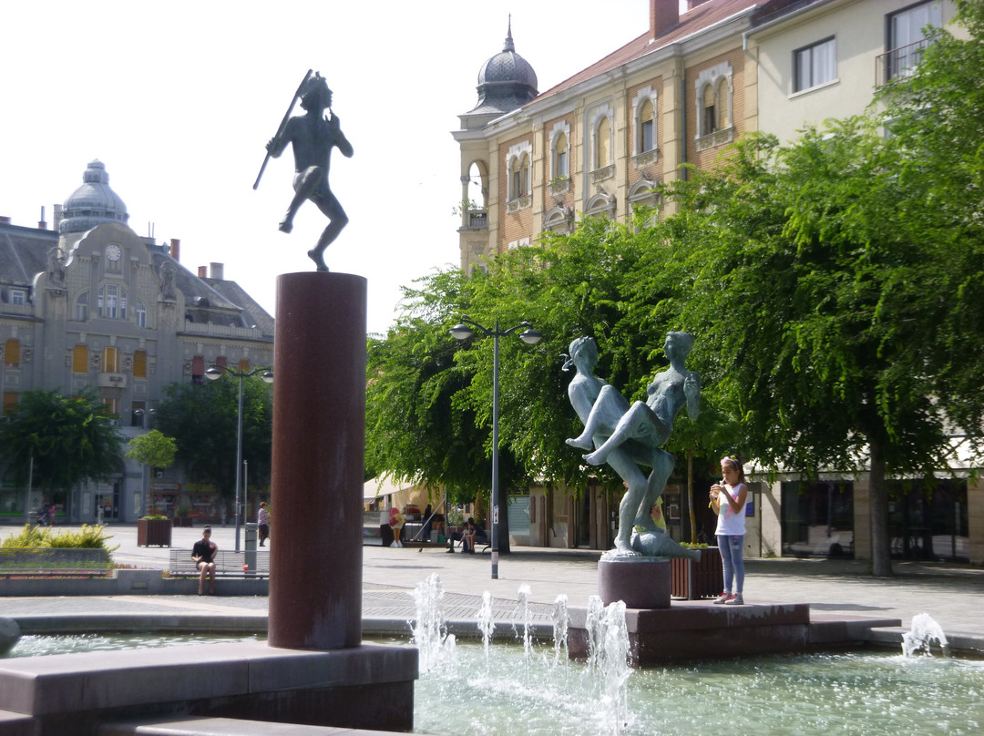 Main Square Fountain景点图片