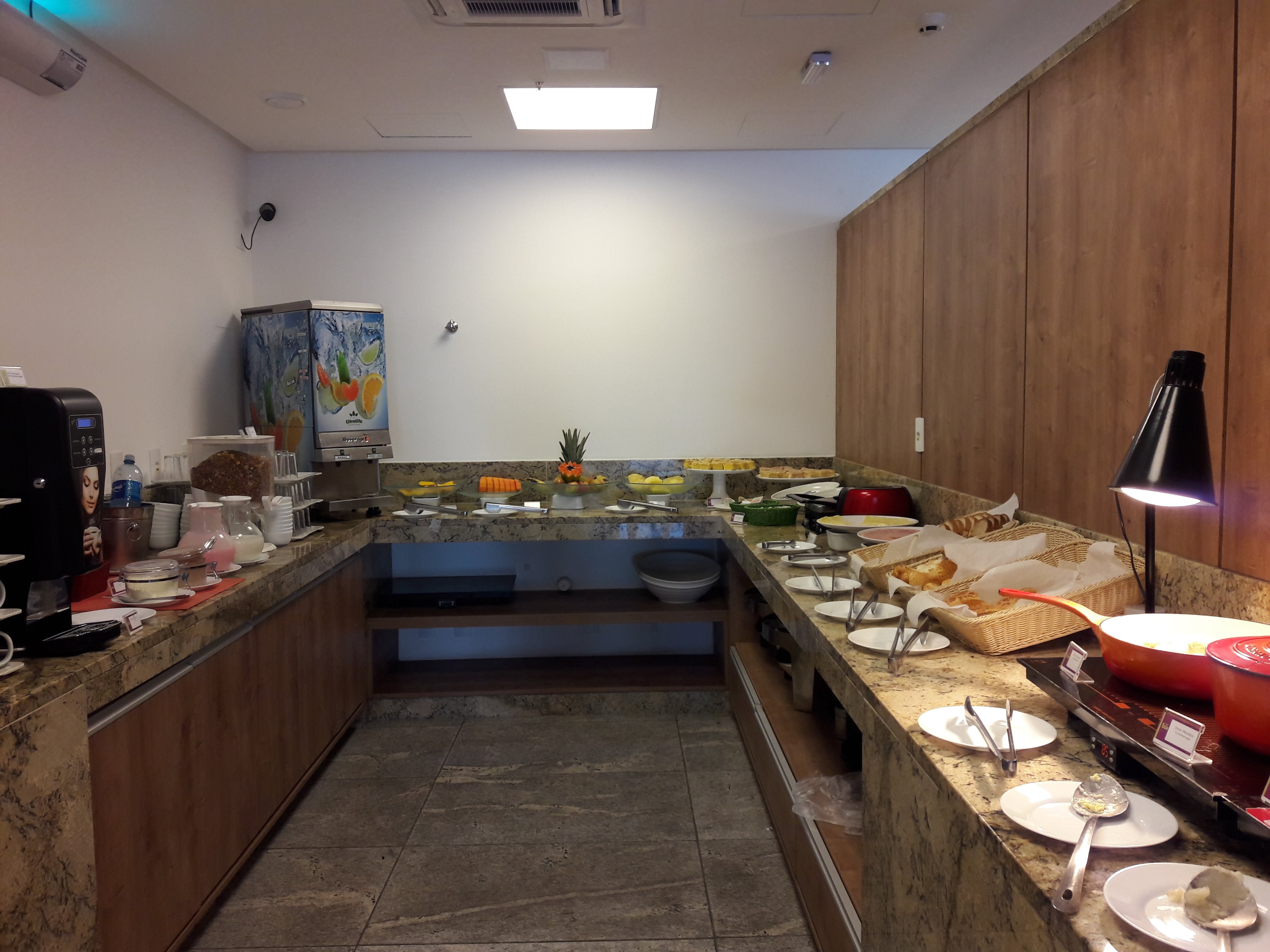 Go Inn Vitoria-餐饮