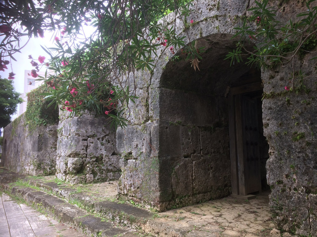Stone gate, Old Sogenji Temple景点图片