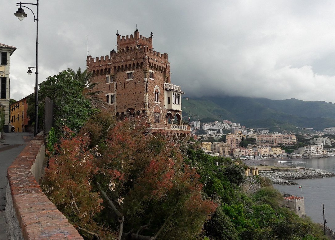 Sturla旅游景点-Rocca Tirrena