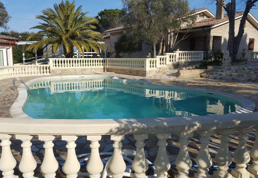 San Costanzo酒店住宿-Country House Resort Villa Giardino degli Eventi