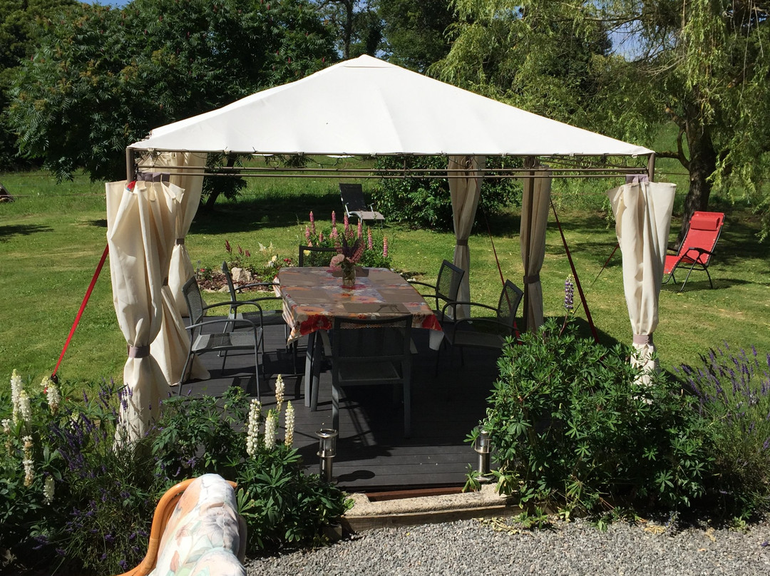 Les Eaux De La Petite Fontaine主图